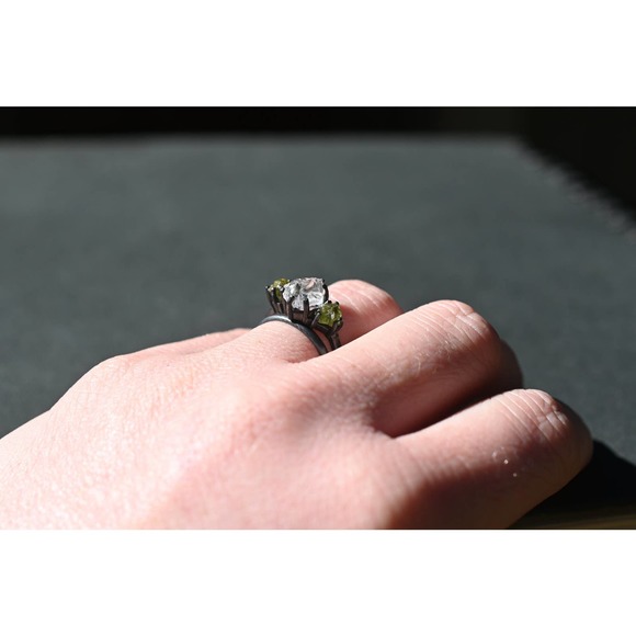 Uncut peridot ring set engagement or anniversary gift sizes 3 4 5 6 7 8 … - Picture 6 of 9